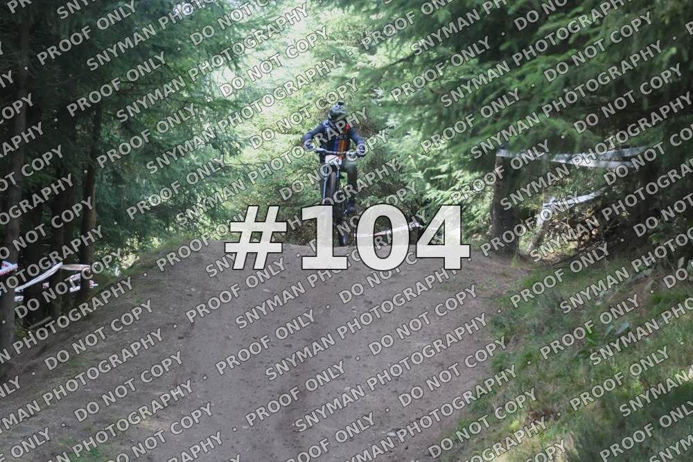 104 004